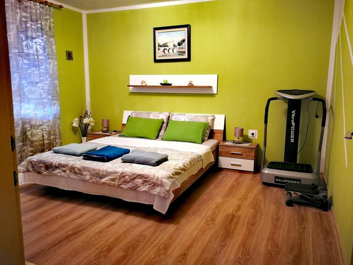 Apartments Anita Crikvenica Luaran gambar