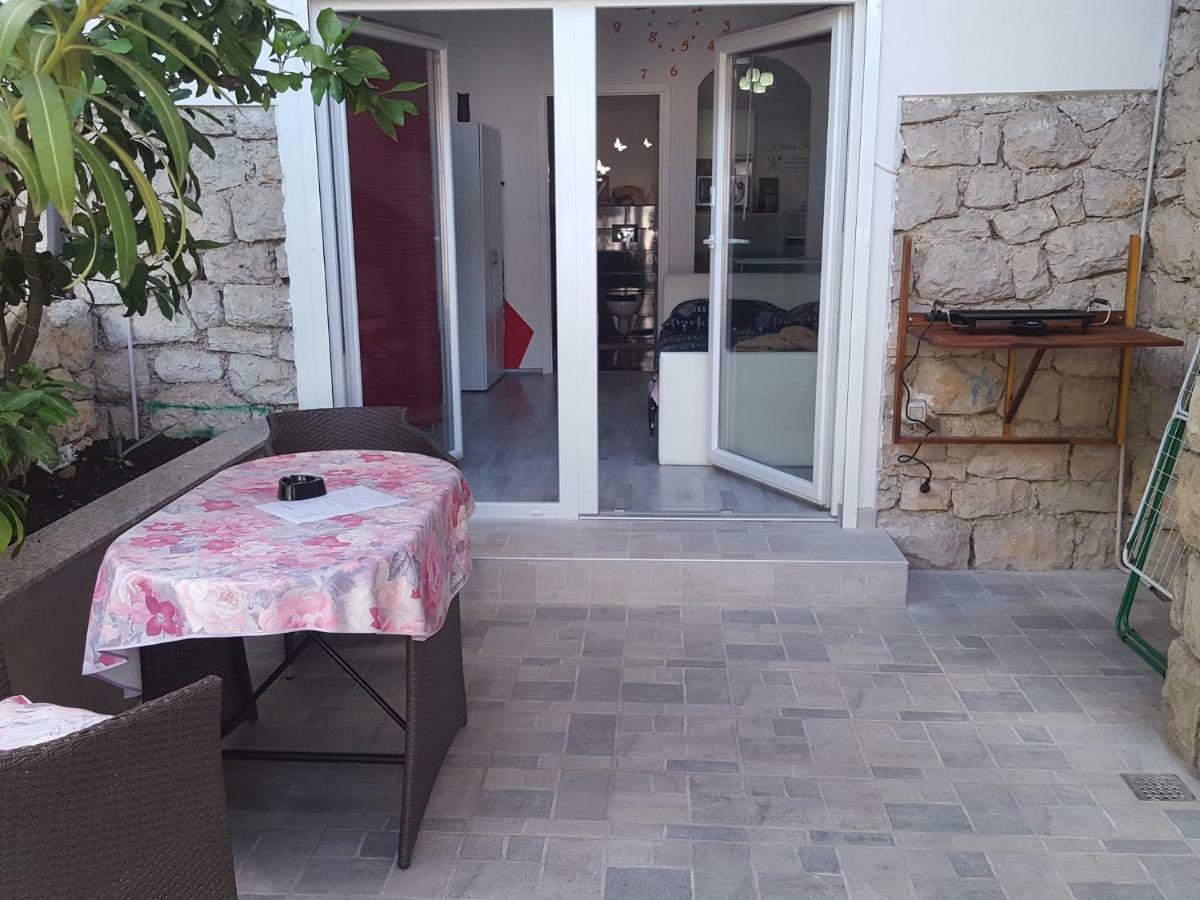 Apartments Anita Crikvenica Luaran gambar